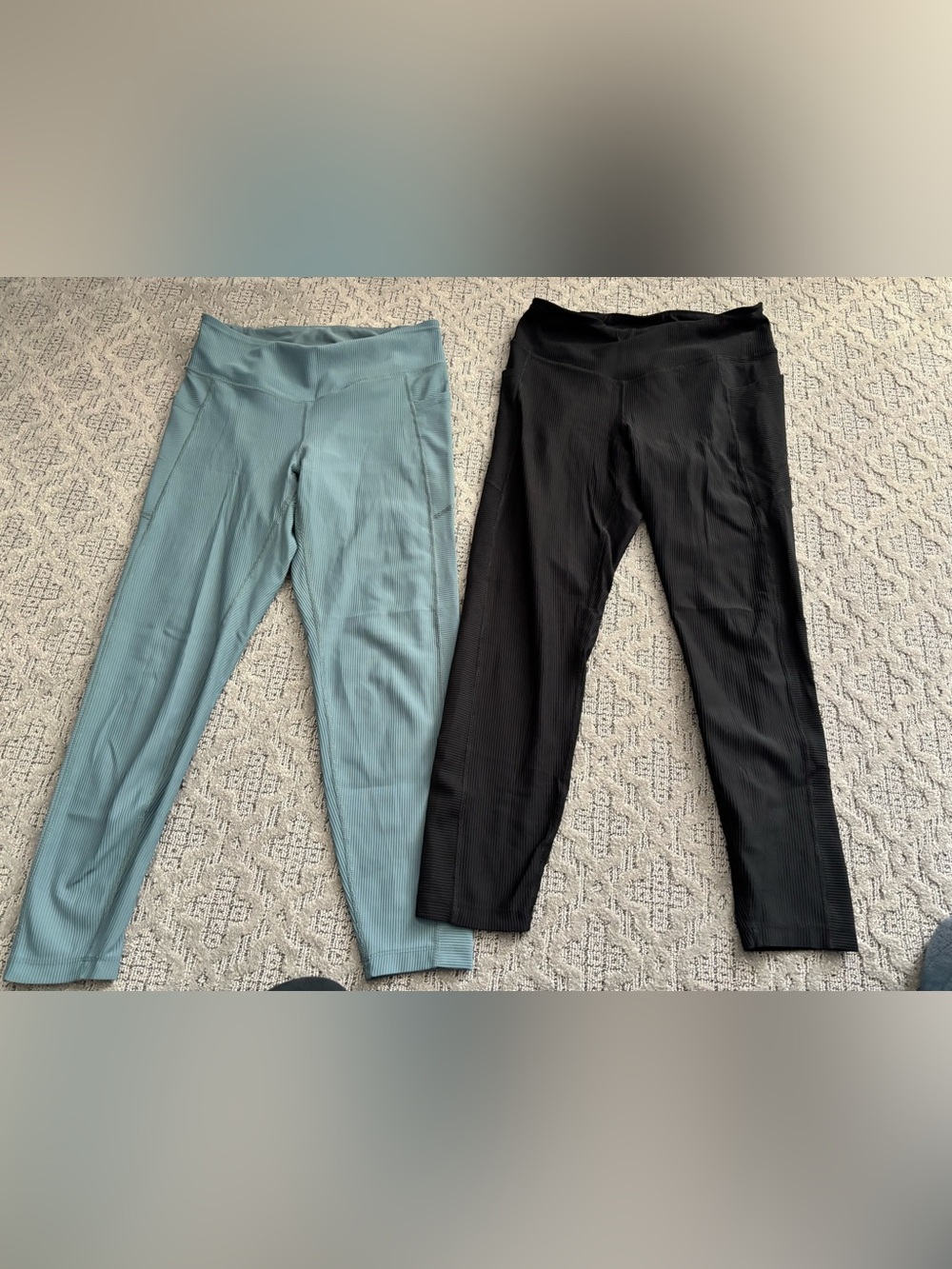 Old Navy Ribbed Leggings in Black and Light Teal